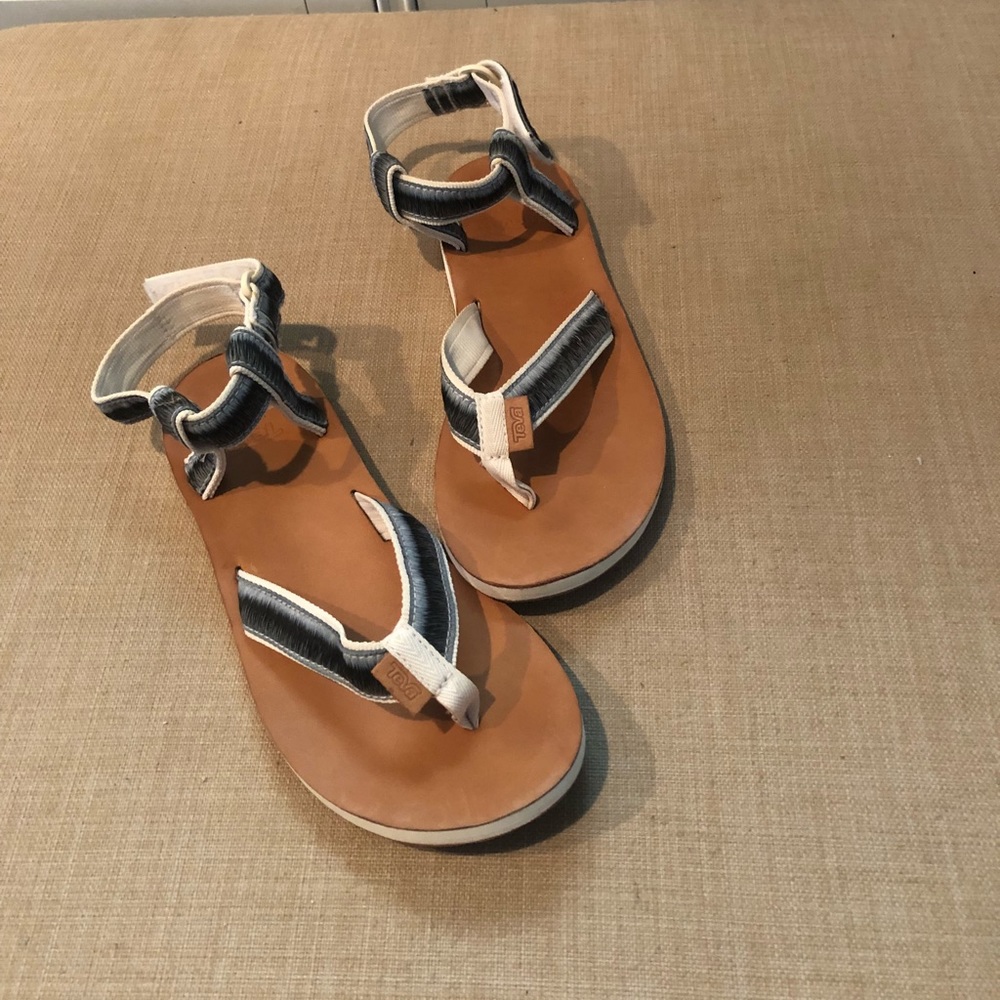 Women’s Teva Sandals - size 7